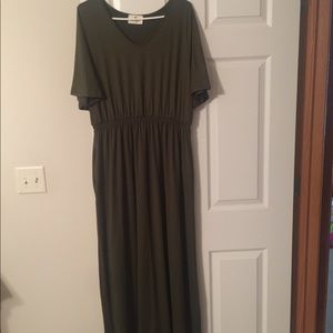 Boutique dress brand new olive color size xl